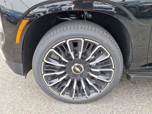 New 2025 Chevrolet Tahoe High Country w/ LPO, Illumination Package AWD/4WD image 19