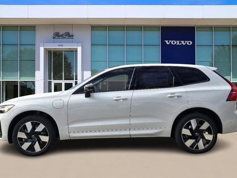 Used 2025 Volvo XC60 T8 Plus w/ Protection Package Premier image 12