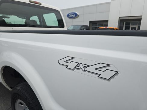 Used 2009 Ford F250 XL AWD/4WD image 11