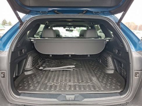 Used 2022 Subaru Outback Wilderness w/ Wilderness Package image 28