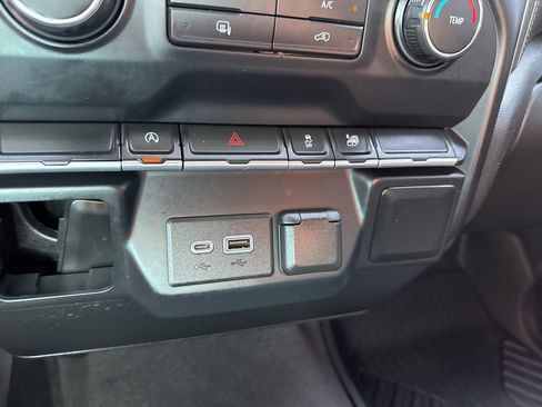 Used 2020 Chevrolet Silverado 1500 LT image 32