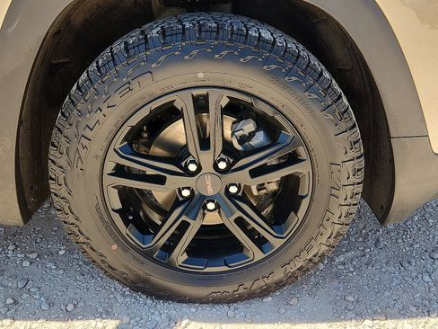 Used 2022 GMC Terrain AT4 w/ Tech Package AWD/4WD image 7