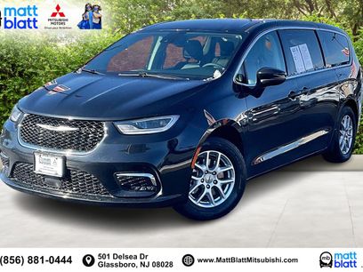 Used 2023 Chrysler Pacifica Touring-L