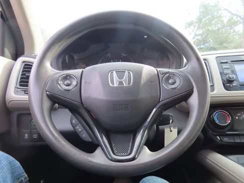 Used 2018 Honda HR-V LX image 26