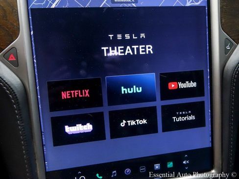 Used 2018 Tesla Model X 75D image 26