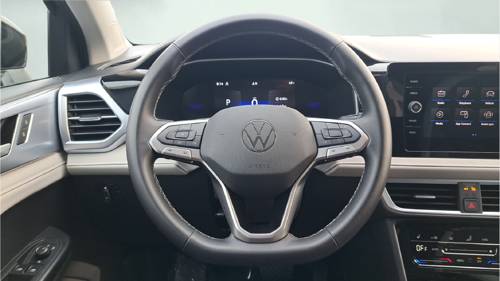 Used 2025 Volkswagen Taos SE AWD/4WD image 30