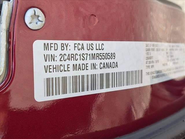 Used 2021 Chrysler Pacifica Limited w/ Uconnect Theater Family Group FWD image 15