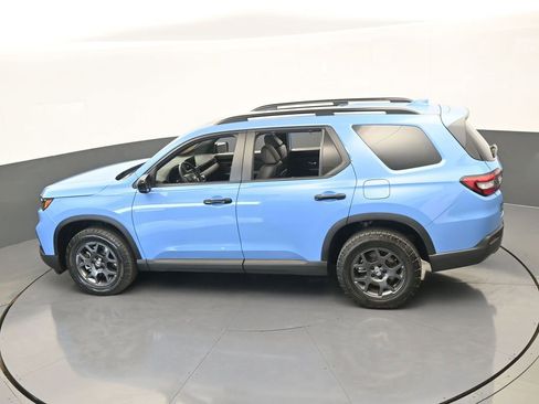 Used 2025 Honda Pilot TrailSport image 55