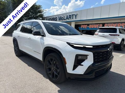 Used 2024 Chevrolet Traverse RS FWD image 1