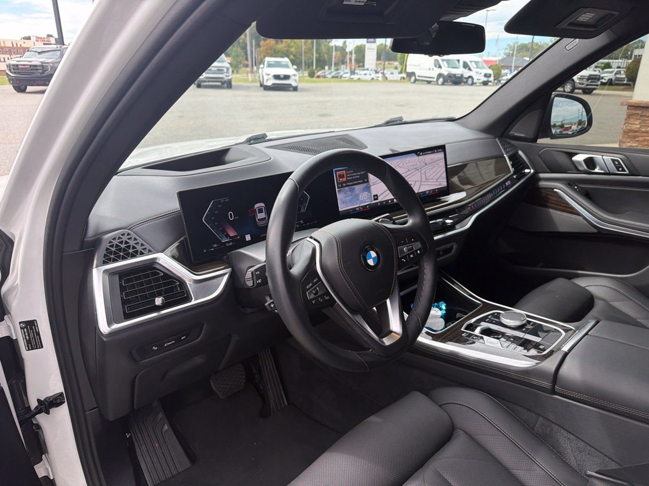 Used 2026 BMW X5 xDrive40i AWD/4WD image 4