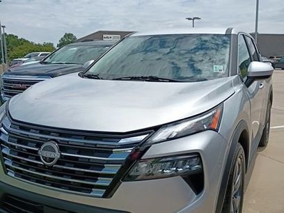 Used 2025 Nissan Rogue SV