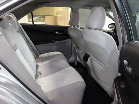 Used 2012 Toyota Camry FWD image 23