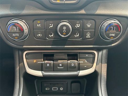 Used 2023 GMC Terrain Denali image 25