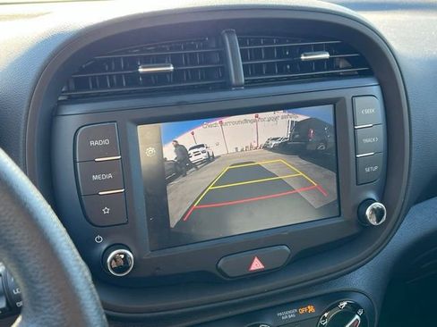 Certified 2025 Kia Soul LX w/ LX Technology Package image 23