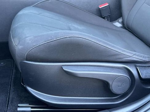 Used 2022 Hyundai Elantra SEL image 13