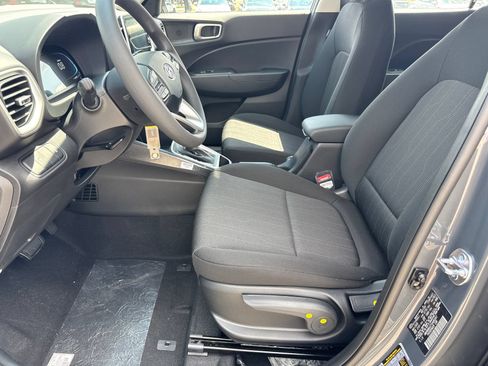 Used 2026 Hyundai Venue SE FWD image 10