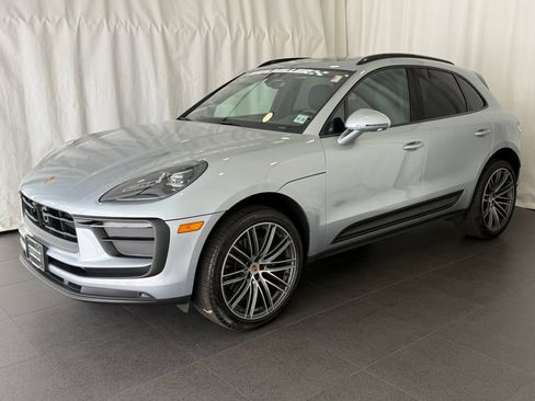 Certified 2026 Porsche Macan AWD/4WD image 1