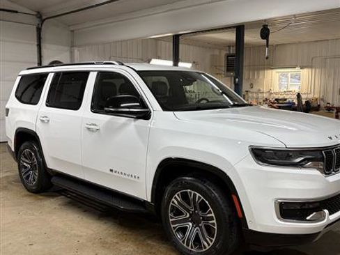 Used 2024 Jeep Wagoneer Series II w/ Flexible Seating Group image 25