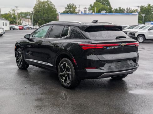 New 2025 Chevrolet Equinox EV LT image 11