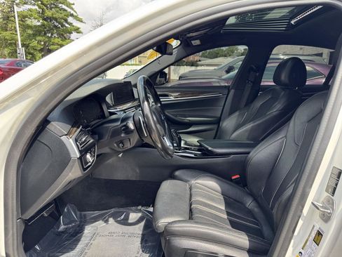 Used 2020 BMW 530i xDrive w/ Convenience Package image 25