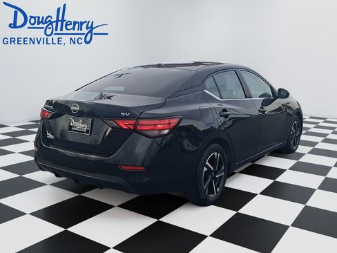 Used 2024 Nissan Sentra SV FWD image 5