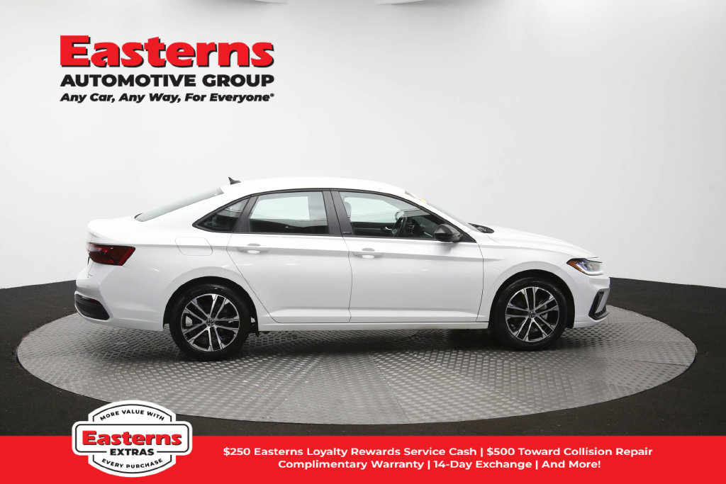 Used 2025 Volkswagen Jetta Sport FWD image 44