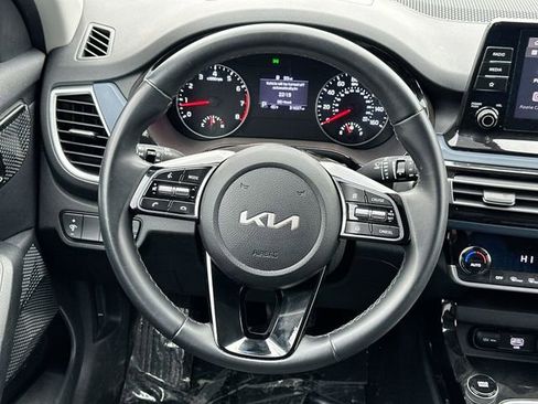 Used 2023 Kia Seltos S image 13
