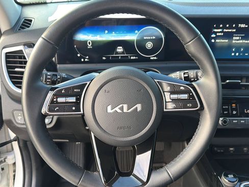Used 2024 Kia Seltos S FWD image 19