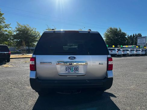 Used 2011 Ford Expedition XL w/ HD Trailer Tow Pkg AWD/4WD image 4