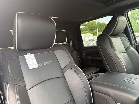New 2026 RAM 2500 Laramie AWD/4WD image 31