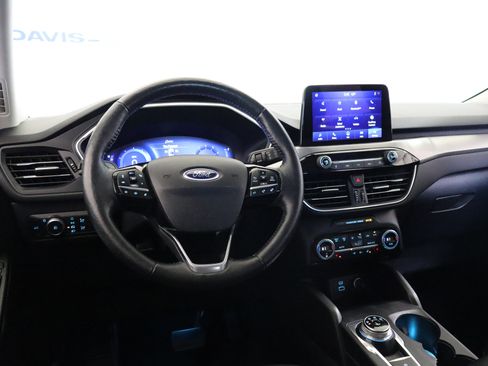 Used 2021 Ford Escape Titanium image 16