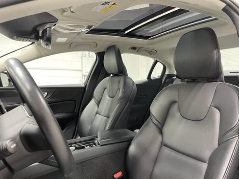 Used 2022 Volvo S60 B5 Momentum w/ Premium Package AWD/4WD image 14