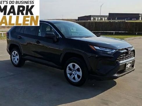 Used 2025 Toyota RAV4 LE AWD/4WD image 2