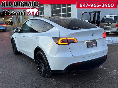 Used 2022 Tesla Model Y Long Range image 6
