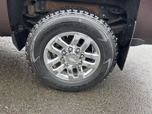 Used 2016 Chevrolet Silverado 3500 LTZ image 9