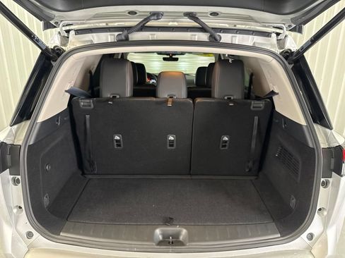 Used 2025 Nissan Pathfinder SL w/ Black Appearance Package FWD image 29