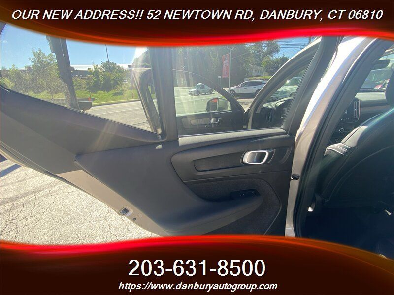Used 2024 Volvo XC40 B5 Plus AWD/4WD image 22