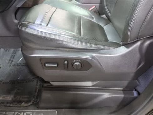 Used 2020 GMC Sierra 1500 Denali w/ Denali Premium Package image 18