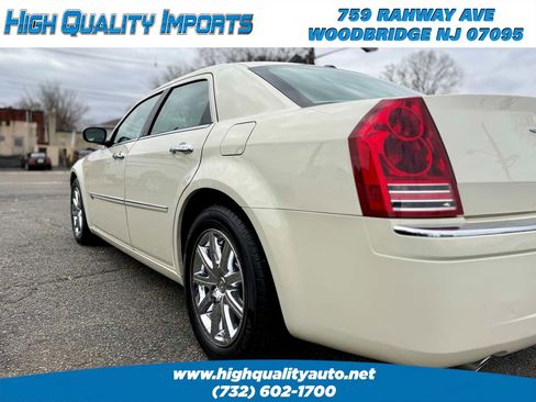 Used 2009 Chrysler 300 C image 36