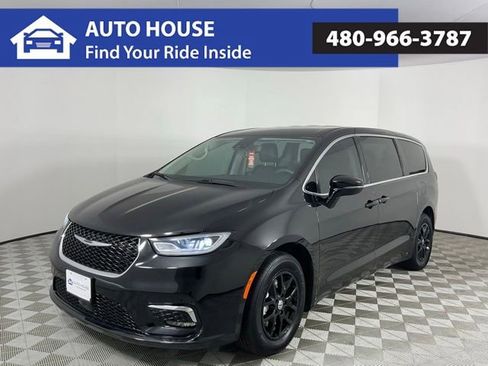Used 2024 Chrysler Pacifica Touring-L FWD image 1