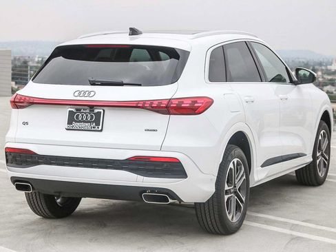 Used 2025 Audi Q5 Premium w/ Convenience Package AWD/4WD image 8
