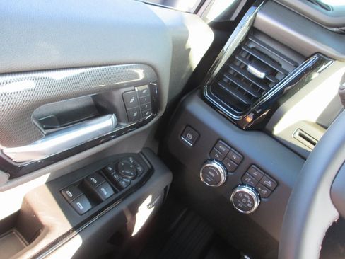 New 2026 GMC Sierra 2500 AT4 image 16