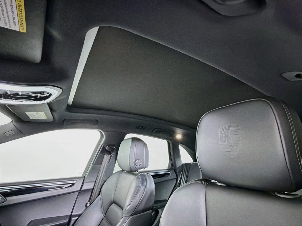 Certified 2023 Porsche Macan AWD/4WD image 14