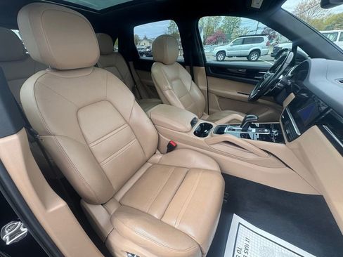 Used 2019 Porsche Cayenne S AWD/4WD image 25