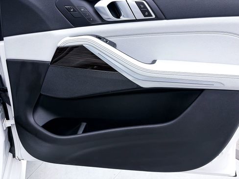 Used 2023 BMW X5 xDrive45e w/ Executive Package image 42