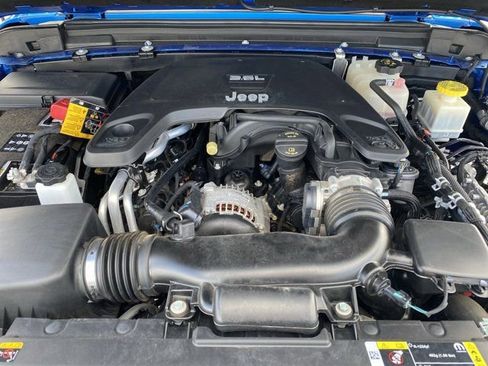 Used 2021 Jeep Gladiator Sport image 21