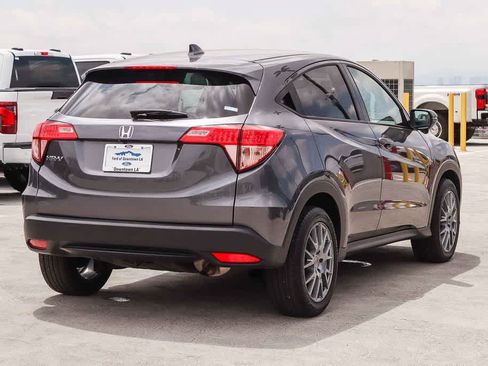 Used 2018 Honda HR-V EX image 4