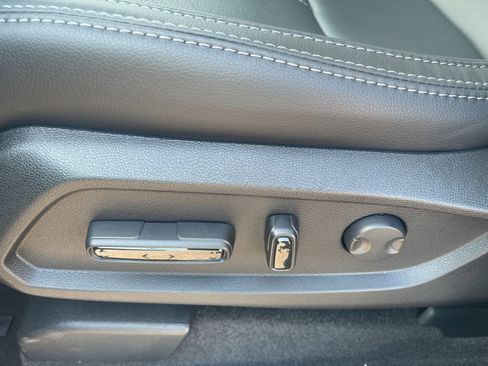 New 2025 Honda Pilot Touring image 25