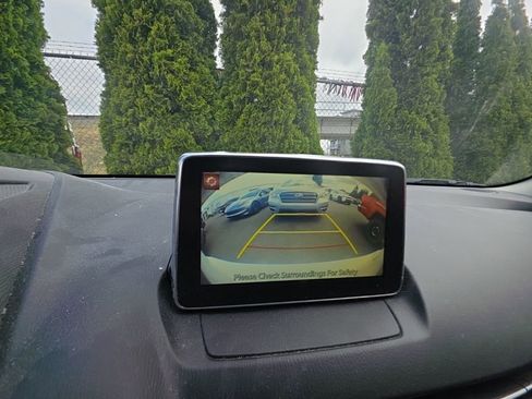 Used 2018 Toyota Yaris iA FWD image 8