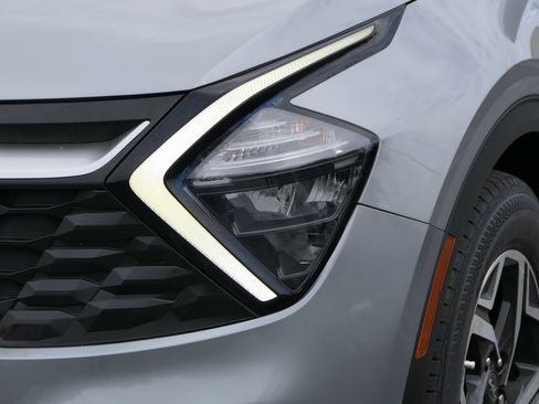Certified 2023 Kia Sportage LX FWD image 10